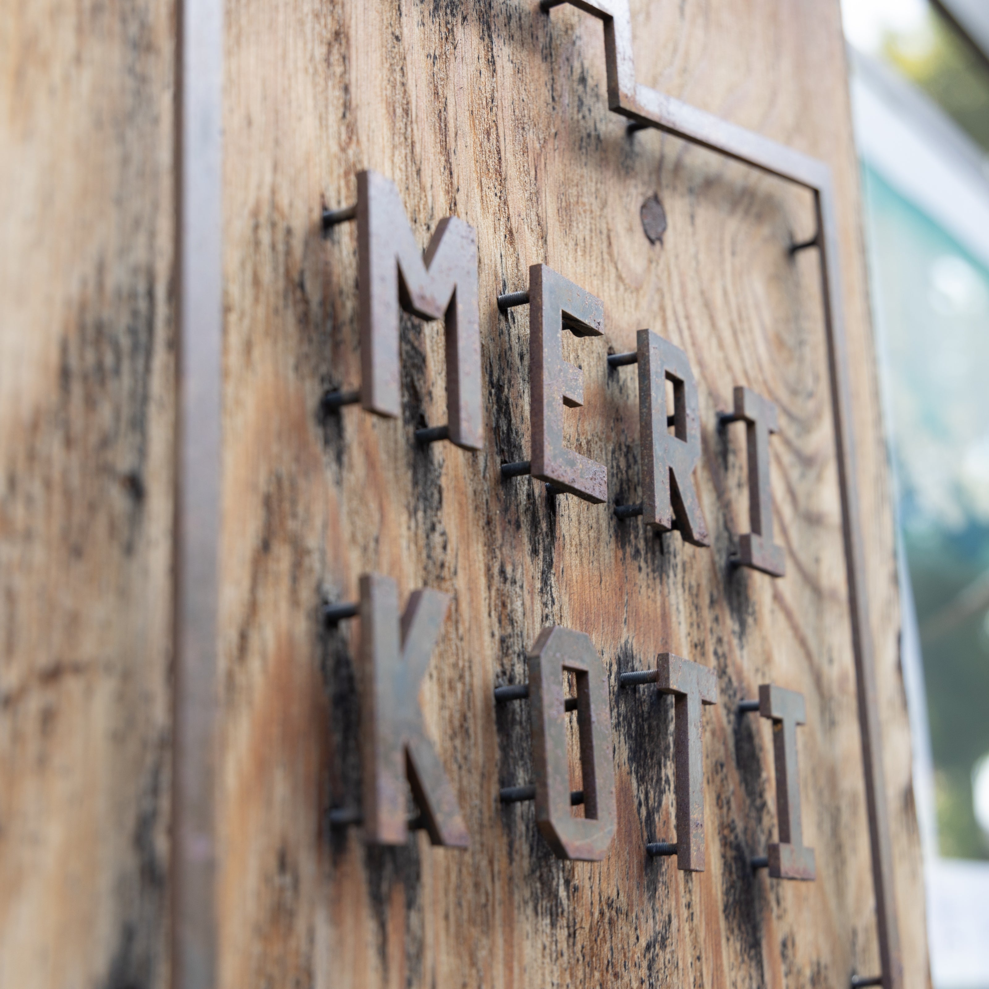 Signboard of the MERI store.